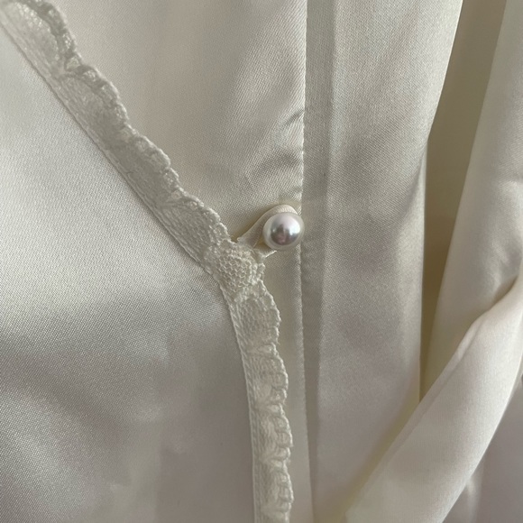 Victoria’s Secret Satin Bridal Robe - Picture 6 of 11